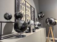 Boekensteun Troika met magnetische globe 13cm zwart-zilver-2