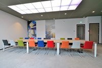 BHO VERGADERSTOEL - ZONDER ARMLEGGER - HOUTEN KUIP - ZWART - WALNOOT HOUT - 4 POOTS ONDERSTEL VIERKANT 20X20 - GEEN STOFFERING-4