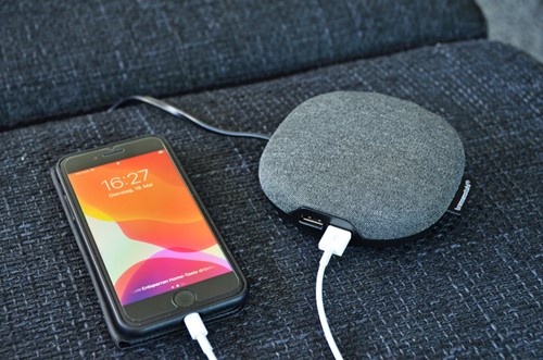 LAADSTATION 2X USB 1X EURO STOPCONTACT MET TEXTIELOPPERVLAK-2